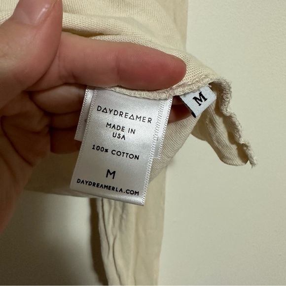 Daydreamer Def Leppard Longsleeve Cropped Graphic Tee - Picture 7 of 7